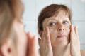 چه چیزی بعد از شستن صورت خود را پاک کنید