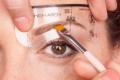 Hur man använder ögonbrynsstenciler